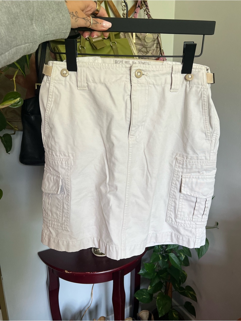 Old Navy Cream Cargo Skirt Shorts